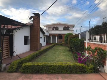 HERMOSA CASA EN VENTA, QUINTA OLIVO ALTO