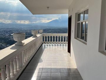 HERMOSA CASA EN VENTA, QUINTA OLIVO ALTO