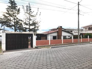 HERMOSA CASA EN VENTA, QUINTA OLIVO ALTO