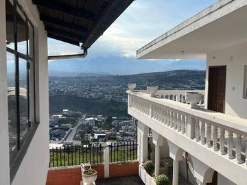 HERMOSA CASA EN VENTA, QUINTA OLIVO ALTO