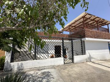 Se Vende Casa de palya con Piscina en San Bartolo de 124 m²