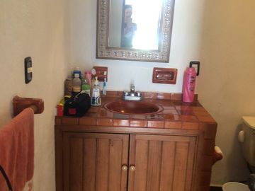 TEQUISQUIAPAN, HERMOSA CASA EN VENTA