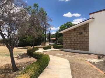 TEQUISQUIAPAN, HERMOSA CASA EN VENTA