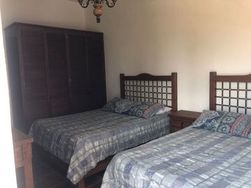 TEQUISQUIAPAN, HERMOSA CASA EN VENTA