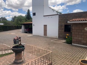 TEQUISQUIAPAN, HERMOSA CASA EN VENTA