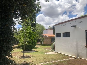 TEQUISQUIAPAN, HERMOSA CASA EN VENTA