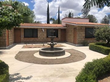 TEQUISQUIAPAN, HERMOSA CASA EN VENTA