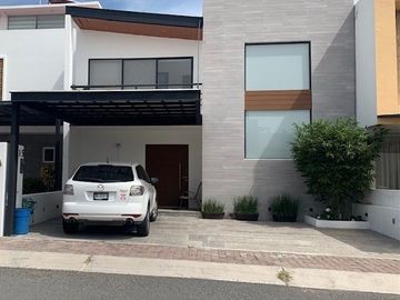 CASA EN VENTA EN CONDESA JURIQUILLA CONDESA