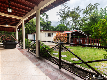 VENDO ALQUILO CASA CON PISCINA EN LAS UVAS- SAN CARLOS  (2)