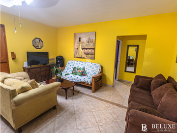 VENDO ALQUILO CASA CON PISCINA EN LAS UVAS- SAN CARLOS  (2)