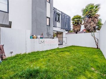 Casa en Venta en Entre Av. Las Condes y Paul Harris