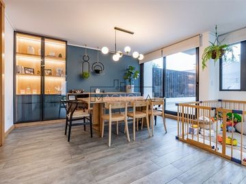 Casa en Venta en Entre Av. Las Condes y Paul Harris