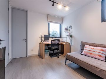 Casa en Venta en Entre Av. Las Condes y Paul Harris