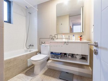 Casa en Venta en Entre Av. Las Condes y Paul Harris
