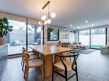 Casa en Venta en Entre Av. Las Condes y Paul Harris