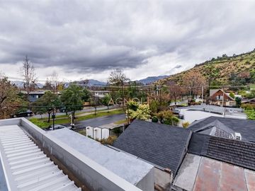 Casa en Venta en Entre Av. Las Condes y Paul Harris
