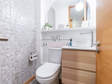 Casa en Venta en Entre Av. Las Condes y Paul Harris