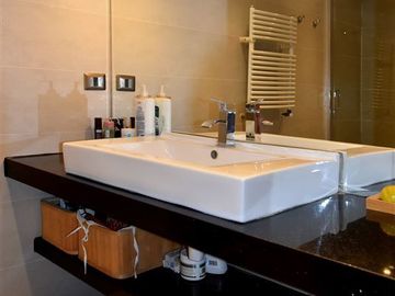 Departamento en Venta en G. ECHEÑIQUE / EL GOLF / METRO ALCANTARA / 2 ESTACIONAMIENTOS