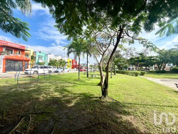 PLAYA DEL CARMEN SOLIDARIDAD,VENTA CASA, FUNCIONAL, EXCELENTE ESTADO DE CONSERVACION