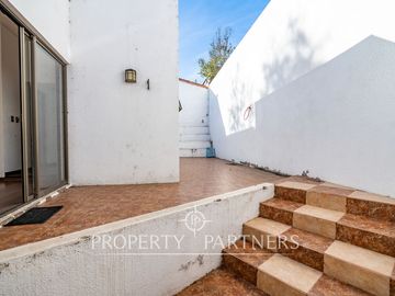 Gran casa estilo mediterránea en San Joaquin con preciosa vista