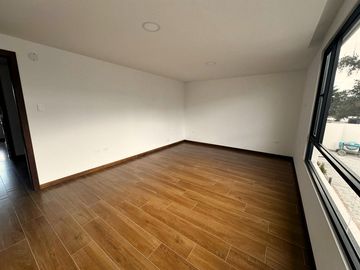 Vendo casa de 3 dorm por estrenar en Tumbaco