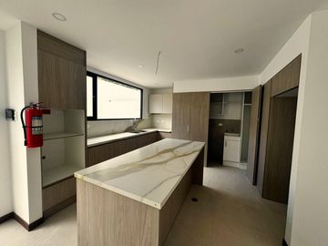 Vendo casa de 3 dorm por estrenar en Tumbaco