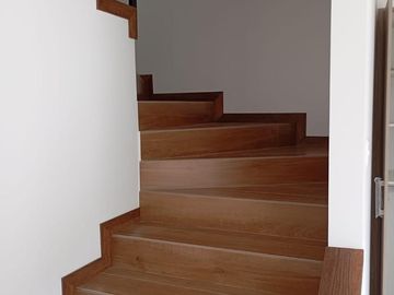 Vendo casa de 3 dorm por estrenar en Tumbaco