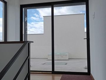 Vendo casa de 3 dorm por estrenar en Tumbaco