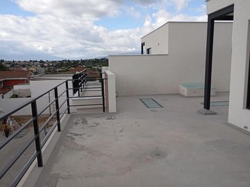 Vendo casa de 3 dorm por estrenar en Tumbaco