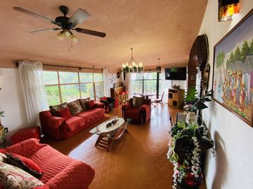 Casa Sola en Lomas de Cortes, Cuernavaca, Morelos CAEN-1051-Cs
