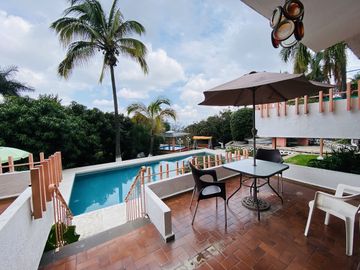 Casa Sola en Lomas de Cortes, Cuernavaca, Morelos CAEN-1051-Cs