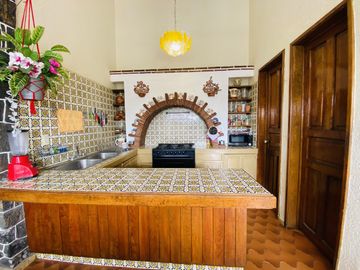 Casa Sola en Lomas de Cortes, Cuernavaca, Morelos CAEN-1051-Cs