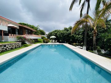 Casa Sola en Lomas de Cortes, Cuernavaca, Morelos CAEN-1051-Cs