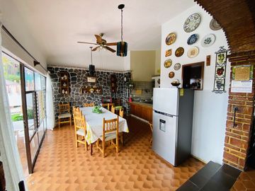 Casa Sola en Lomas de Cortes, Cuernavaca, Morelos CAEN-1051-Cs
