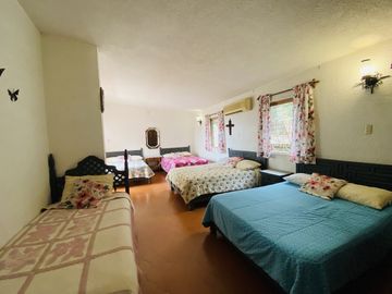 Casa Sola en Lomas de Cortes, Cuernavaca, Morelos CAEN-1051-Cs