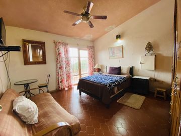 Casa Sola en Lomas de Cortes, Cuernavaca, Morelos CAEN-1051-Cs