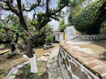 Casa Sola en Lomas de Cortes, Cuernavaca, Morelos CAEN-1051-Cs
