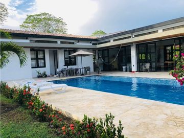 Casa campestre en venta Santa Fe de Antioquia - Antioquia (JS)