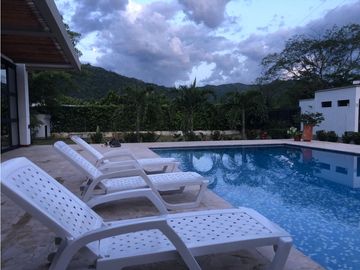 Casa campestre en venta Santa Fe de Antioquia - Antioquia (JS)