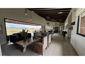 Casa Campestre en Parcelación Sector Aeropuerto