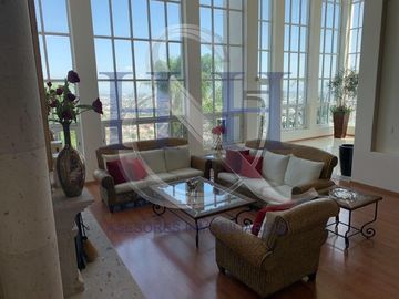 CASA EN VENTA EN CIUDAD BUGAMBILIA