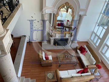 CASA EN VENTA EN CIUDAD BUGAMBILIA