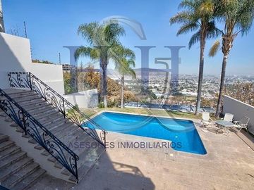 CASA EN VENTA EN CIUDAD BUGAMBILIA
