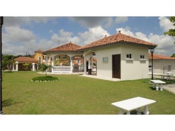VENDO HERMOSA CASA EN RAINFOREST VILLAGE