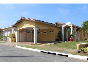 VENDO HERMOSA CASA EN RAINFOREST VILLAGE