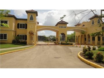 VENDO HERMOSA CASA EN RAINFOREST VILLAGE