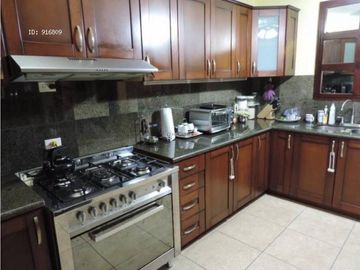 VENTA CASA EMBASSY GARDENS 5REC CLAYTON