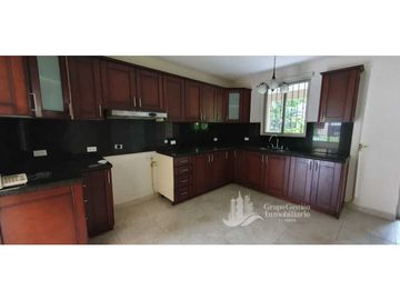 CASA EN CLAYTON EMBASSY GARDENS 4 REC
