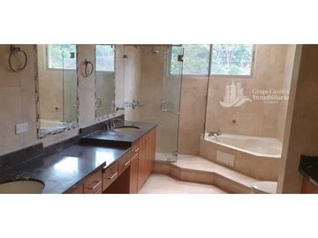 CASA EN CLAYTON EMBASSY GARDENS 4 REC