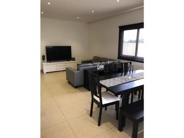 APARTAMENTO AMOBLADO EN EMBASSY VILLAGE, ALBROOK